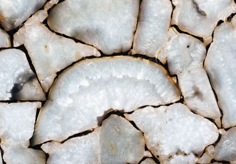 Agate Crystal With Gold - Detail Backlit